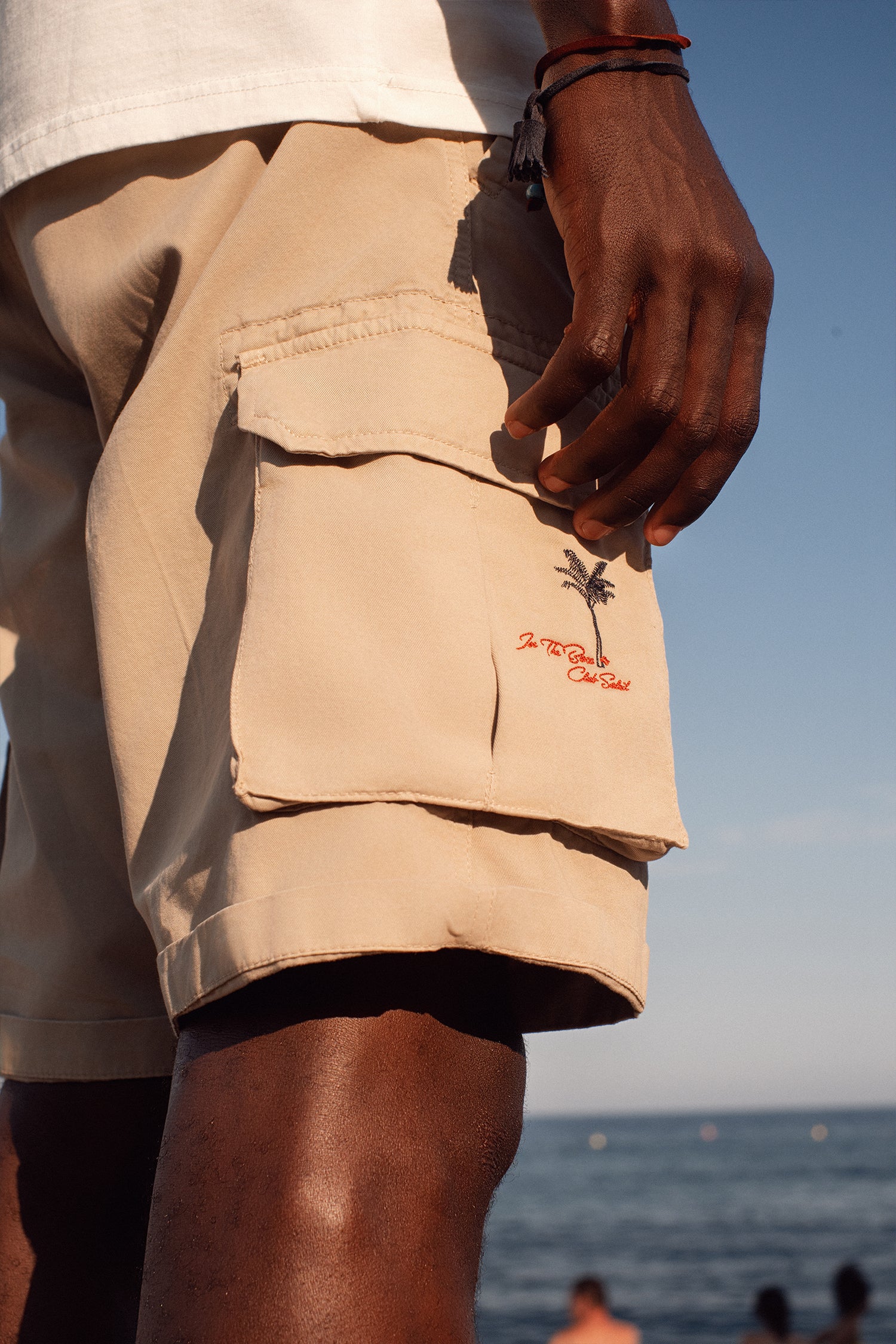 BERMUDA CARGO EMBROIDERY BEIGE